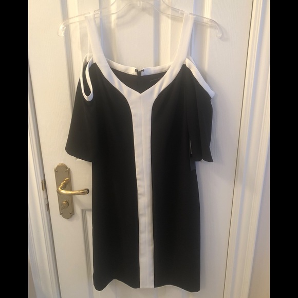 Summer/Cocktail Dress - Picture 2 of 4